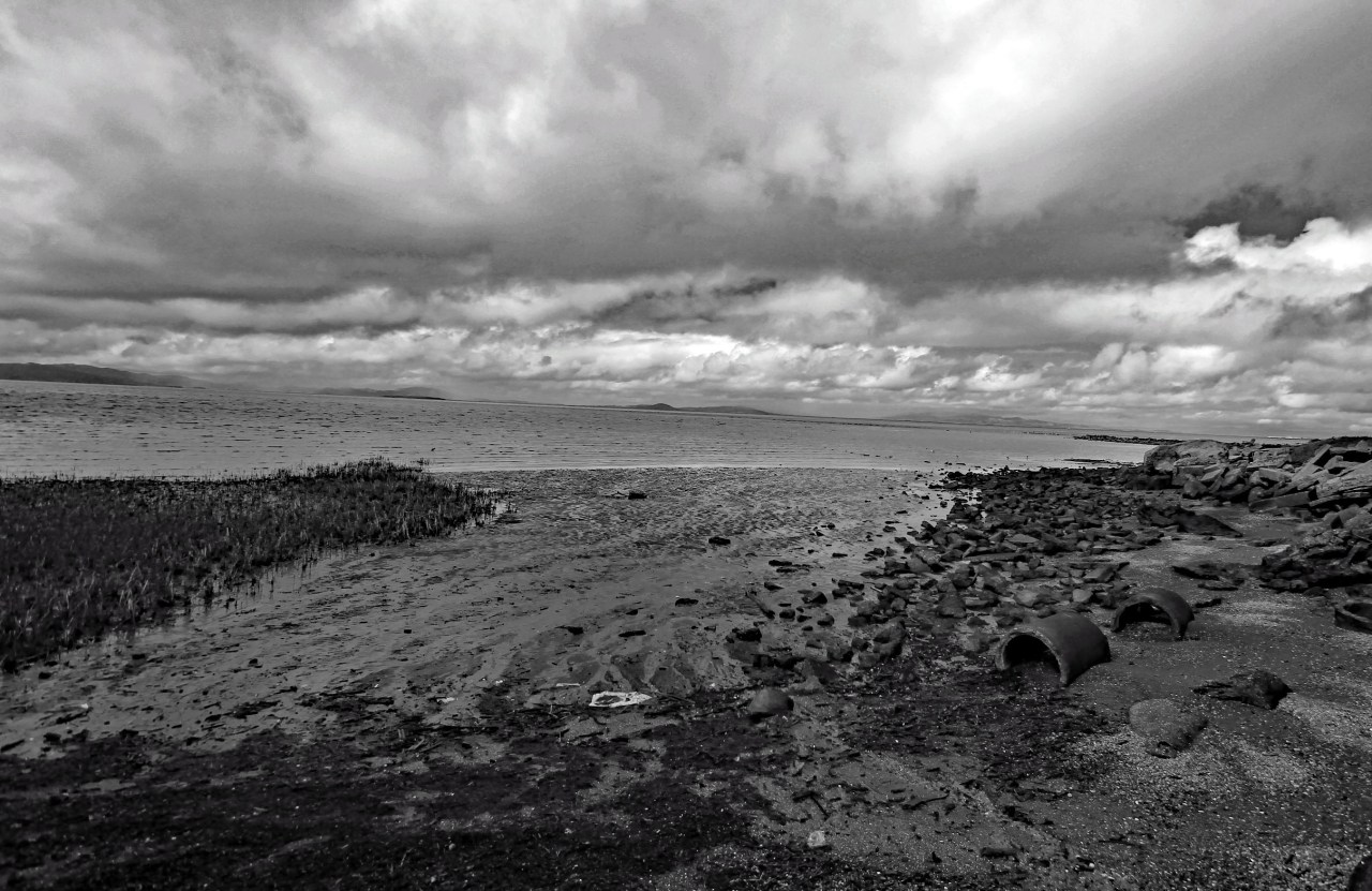 Mono Breaks in the clouds